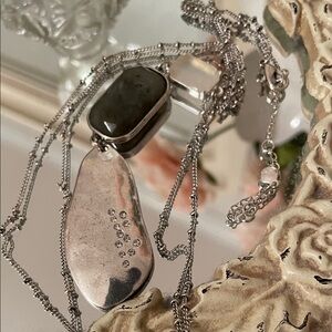 Beautiful silver w/rhinestones, dk green quartz & clear quartz pendant necklace